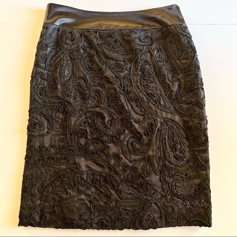 Lafayette 148 New York Skirt Hand Beaded Lace Detailed Pencil in Black Sz 10